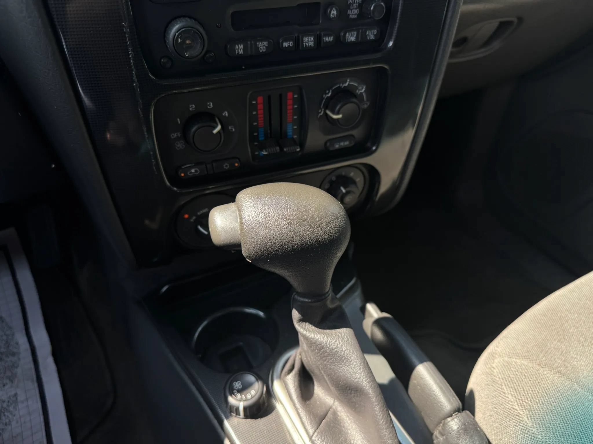 Used 2003 GMC Envoy XL SLE w/ 1SB Preferred Equipment Group AWD/4WD image 22