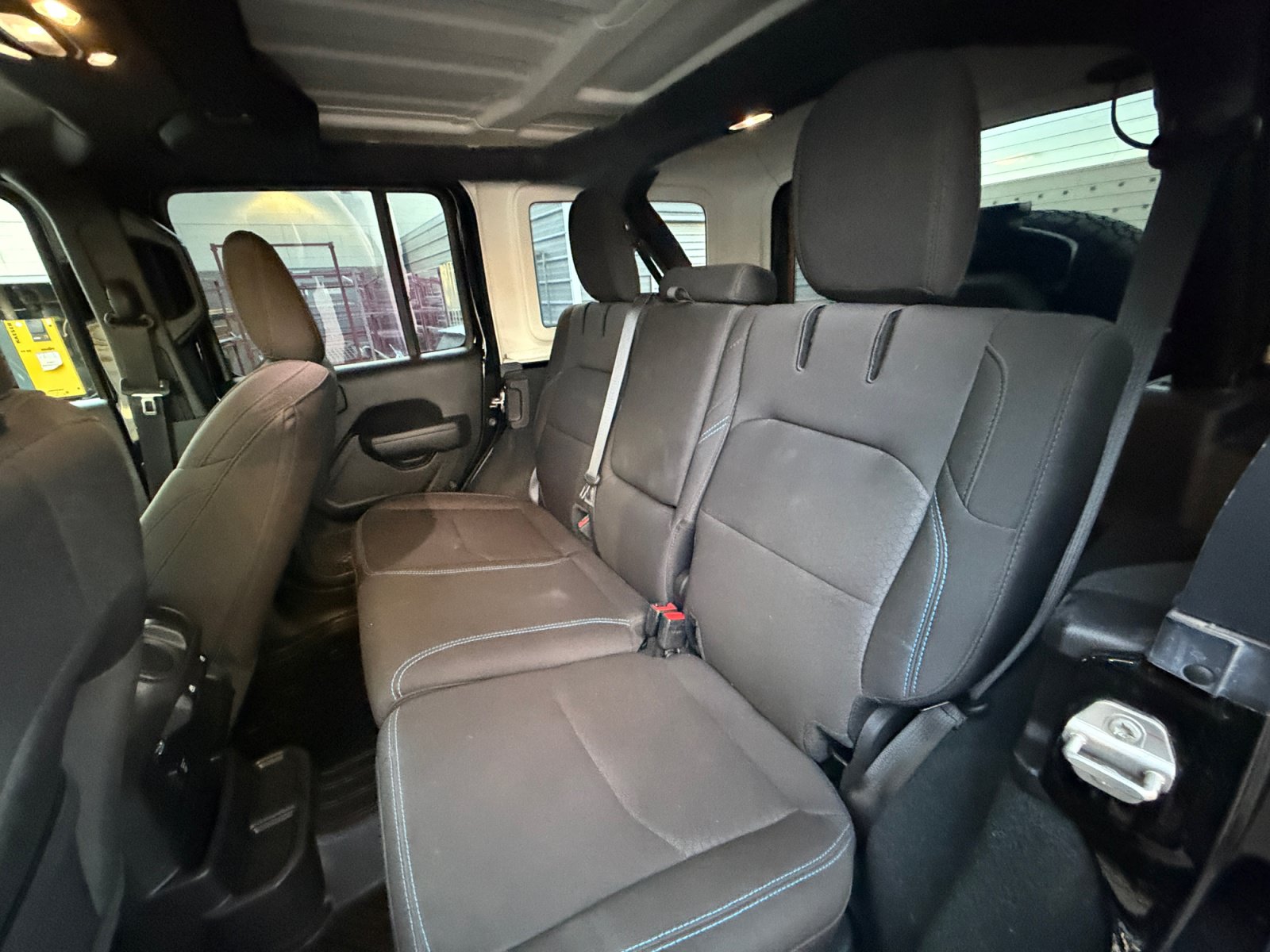 Used 2023 Jeep Wrangler Unlimited Rubicon 4xe AWD/4WD image 15