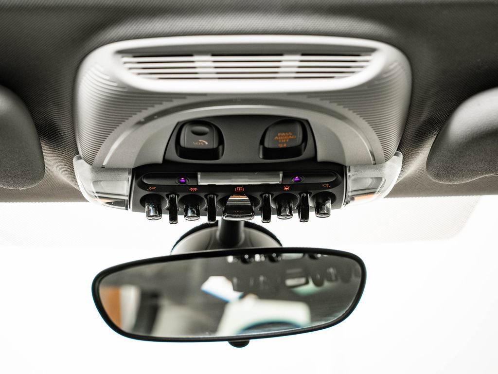 Used 2019 MINI Cooper 2-Door Hardtop FWD image 40