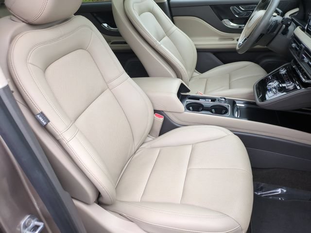 Used 2021 Lincoln Corsair FWD w/ Premium Package image 34
