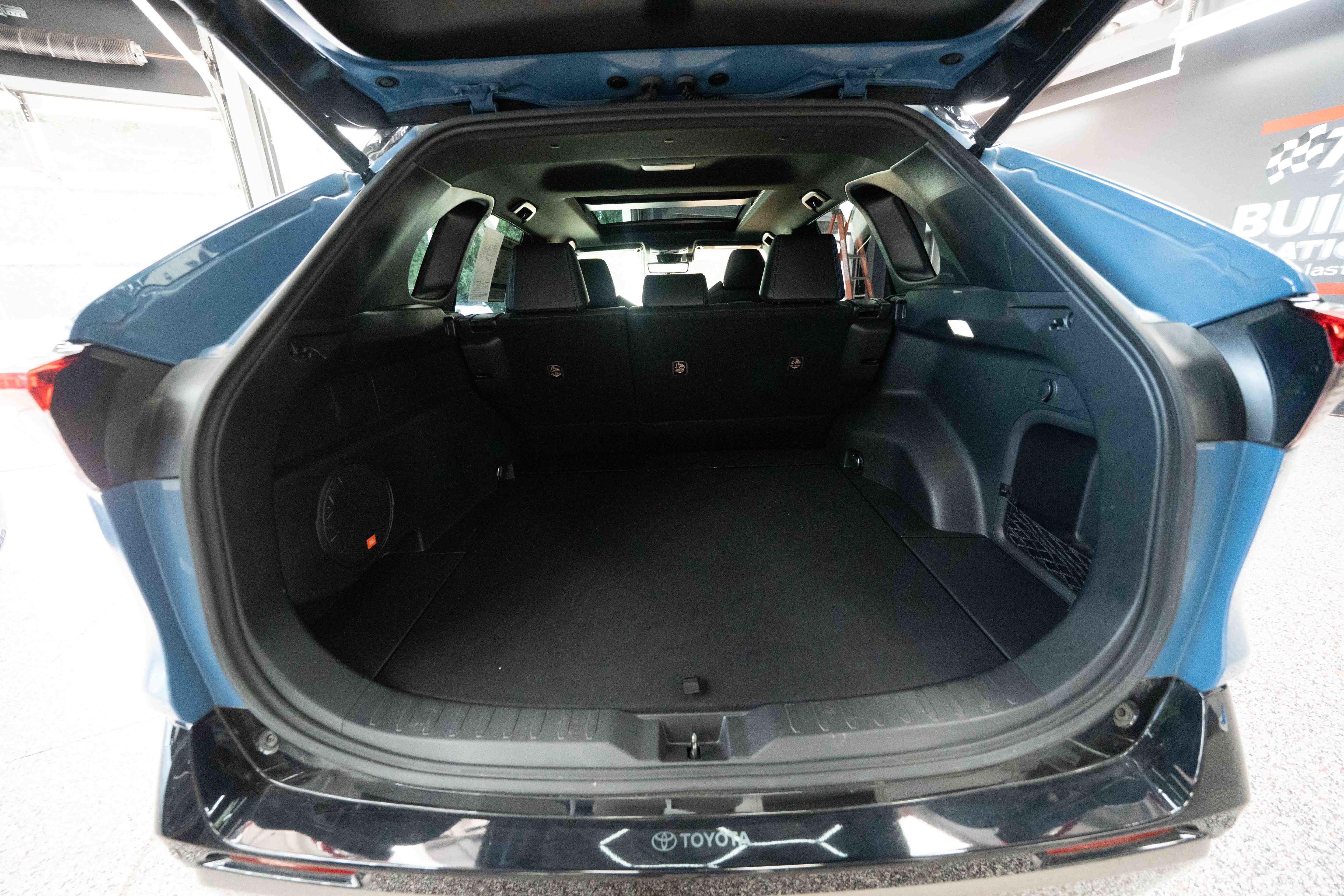 Used 2022 Toyota RAV4 XSE AWD/4WD image 28