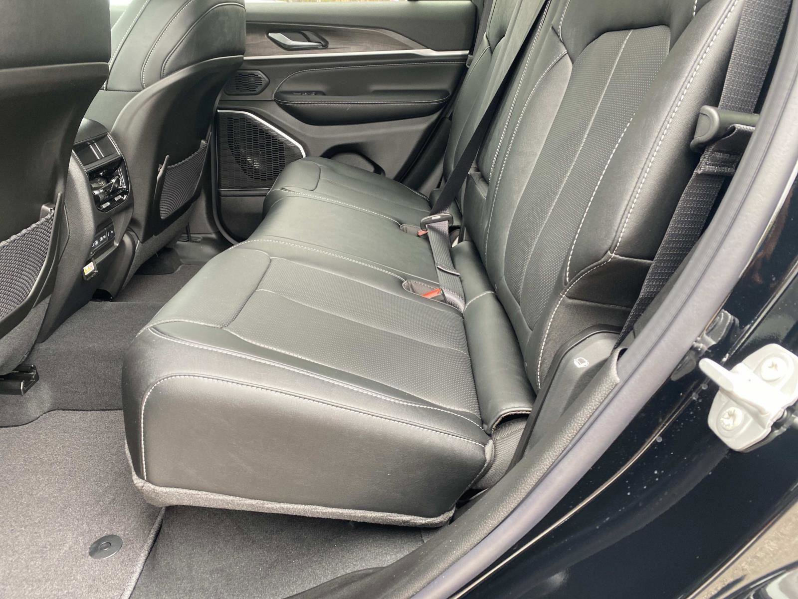 New 2026 Jeep Grand Cherokee Limited Reserve image 10