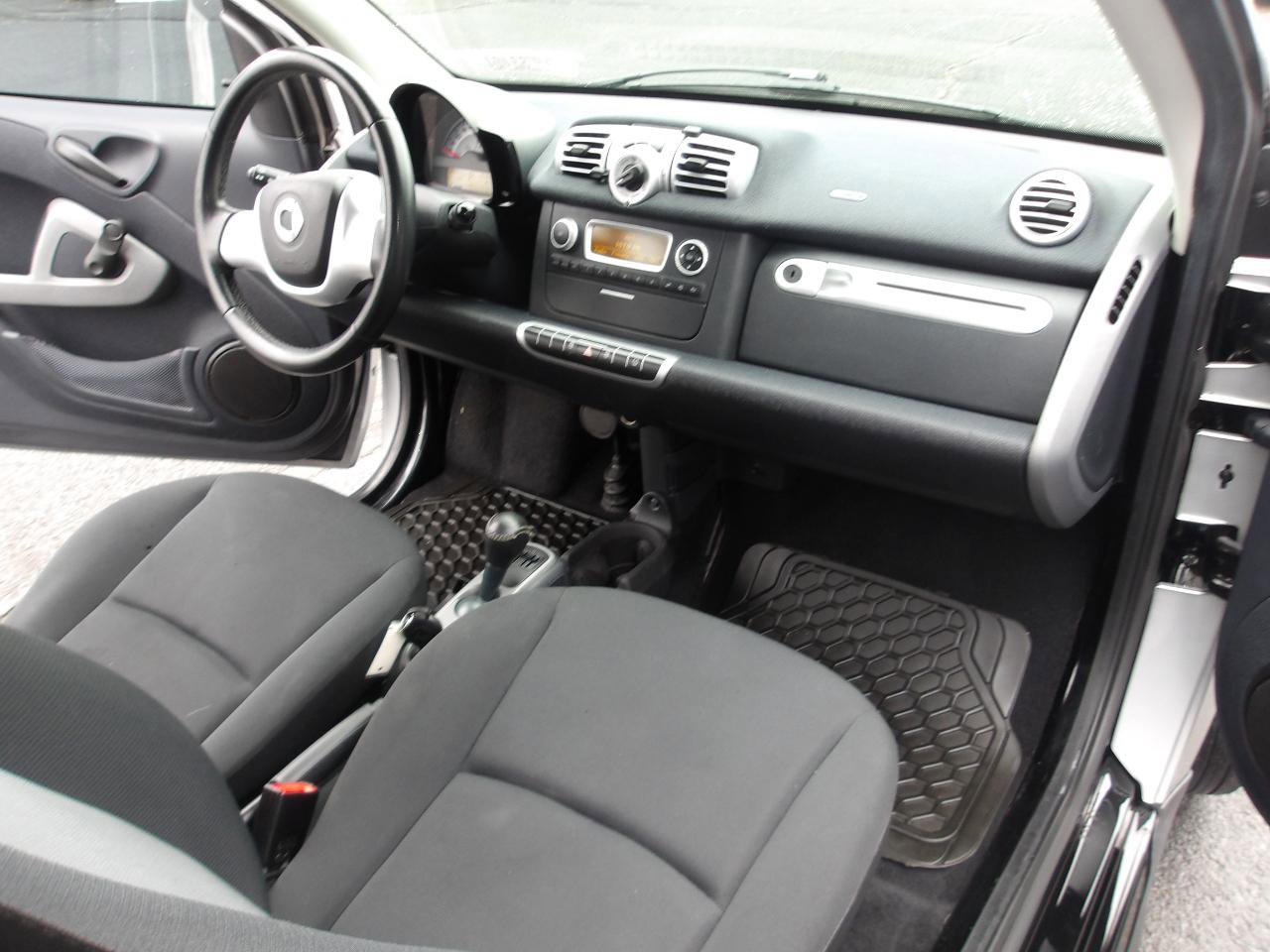 Used 2015 smart fortwo pure image 11