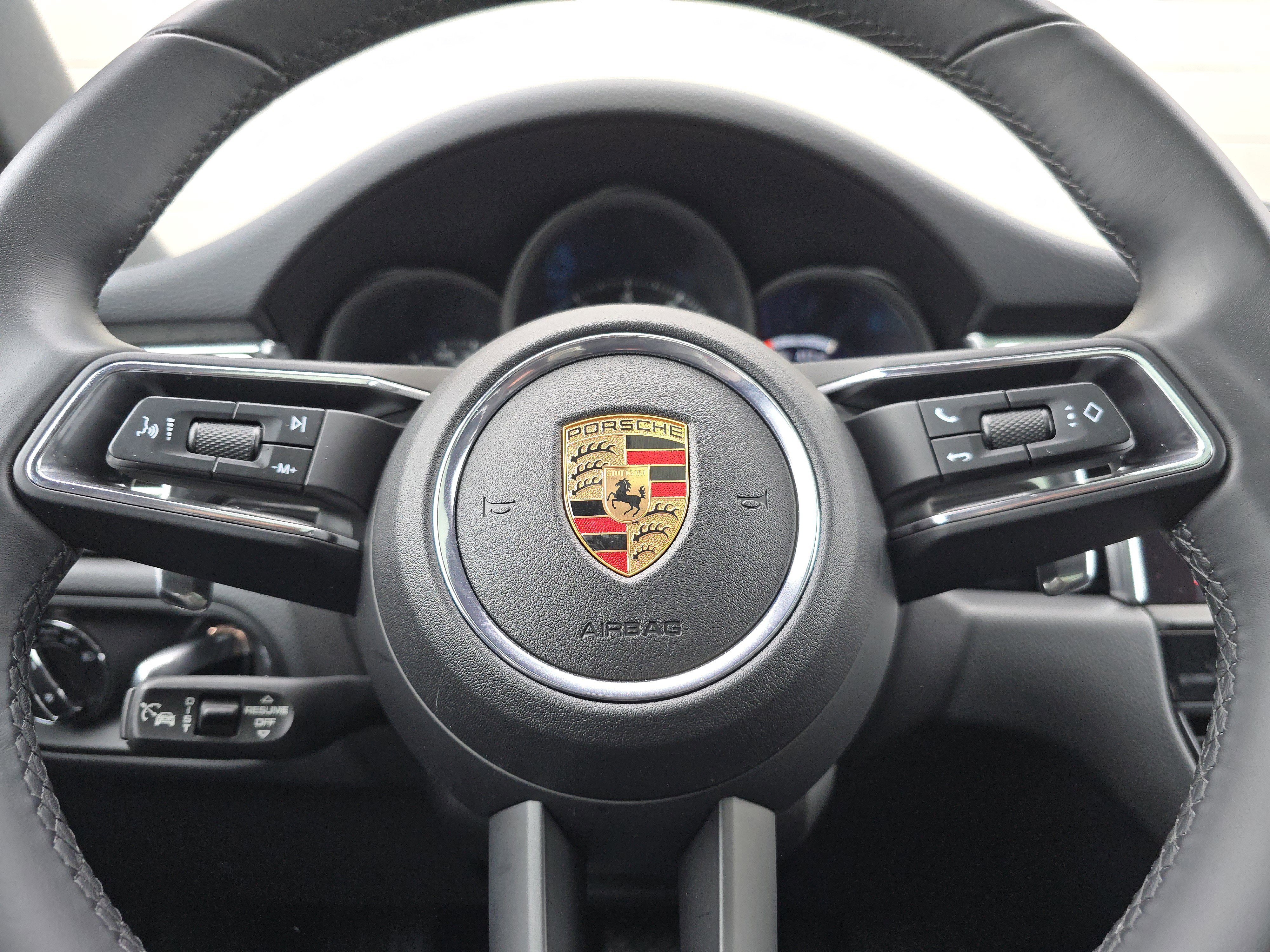 Certified 2025 Porsche Macan image 26