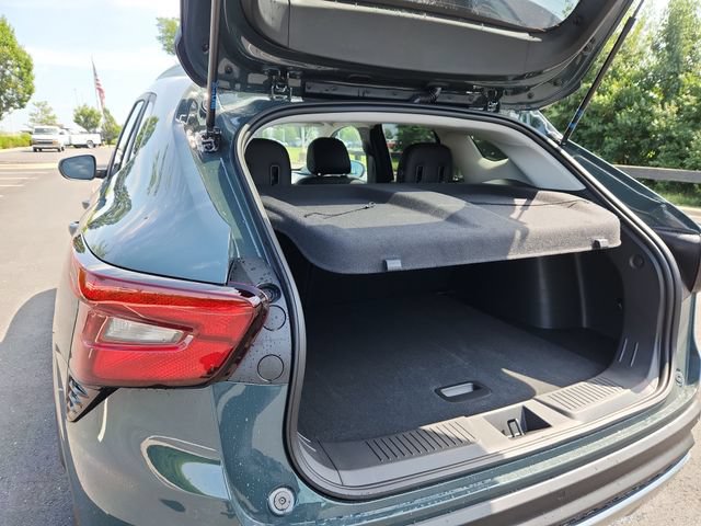 New 2026 Chevrolet Trax LT w/ Sunroof Package FWD image 18