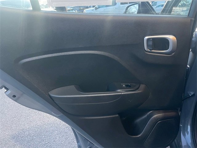 Used 2020 Hyundai Venue SEL image 24