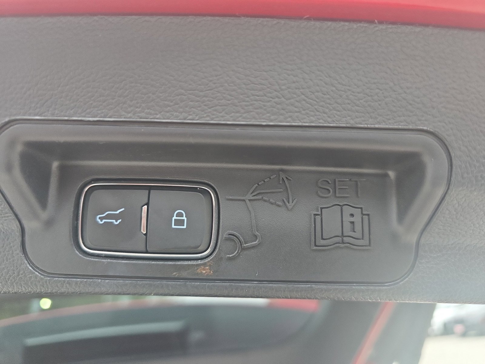 Used 2020 Ford Explorer Limited image 26