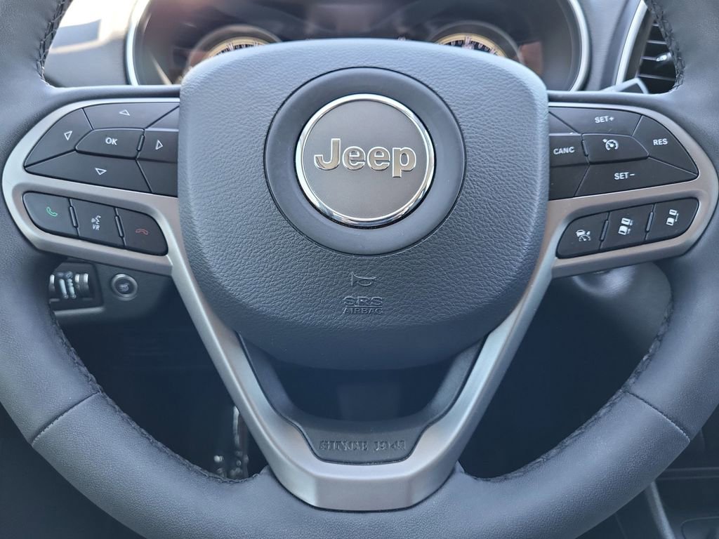 Used 2022 Jeep Cherokee Limited w/ Elite Package AWD/4WD image 17