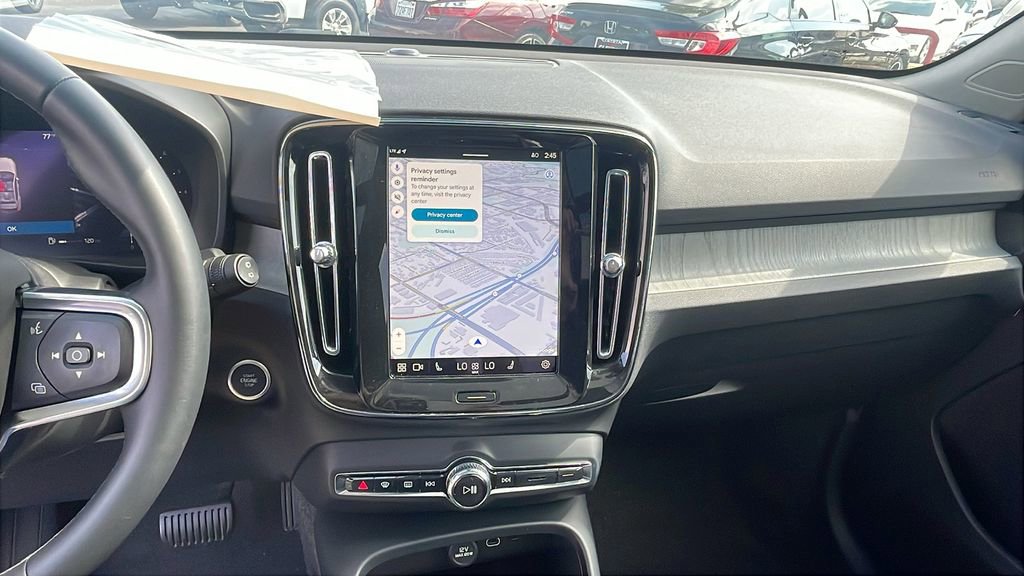 Used 2025 Volvo XC40 B5 Plus image 15