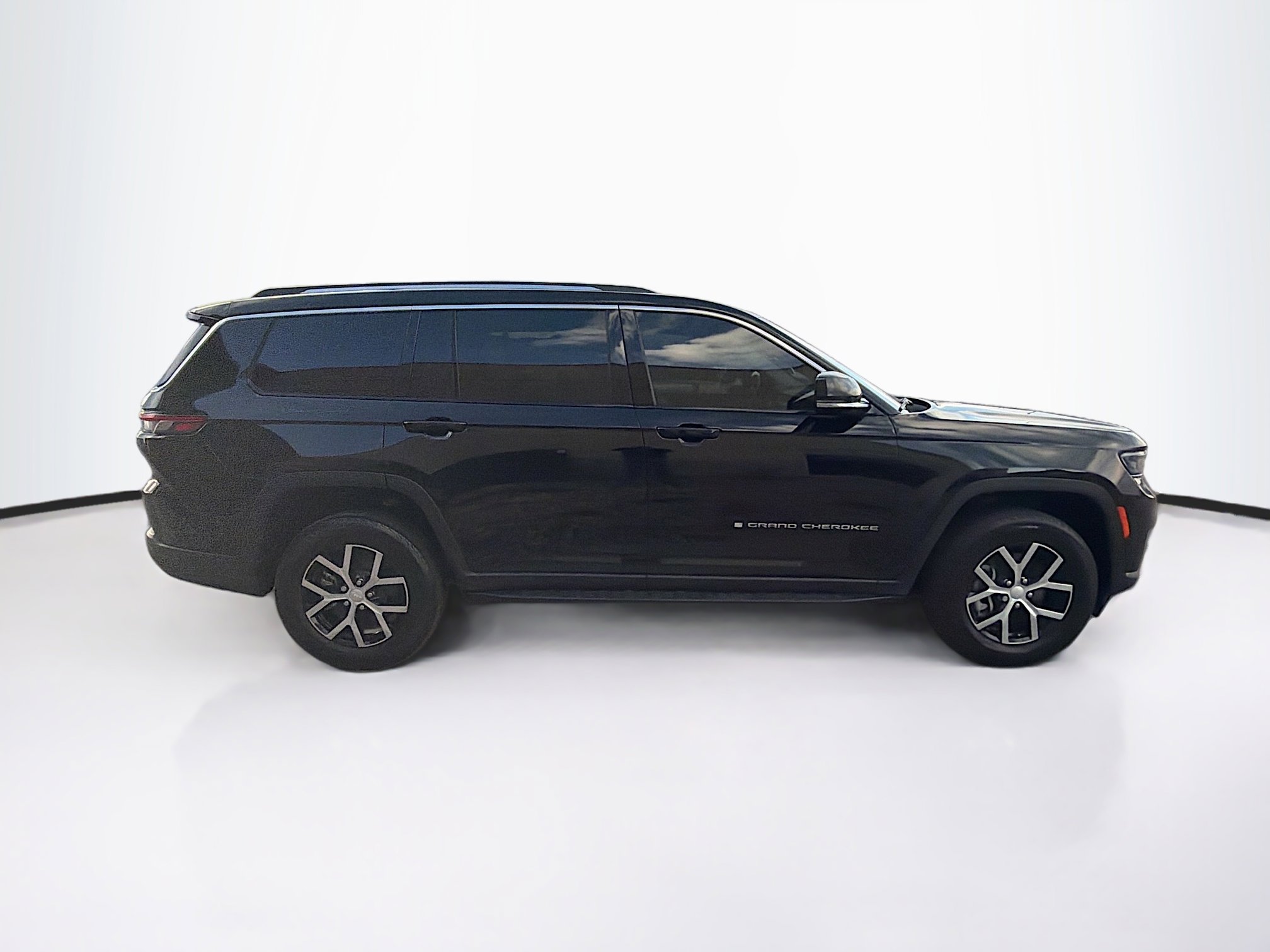 Used 2024 Jeep Grand Cherokee L Limited image 10