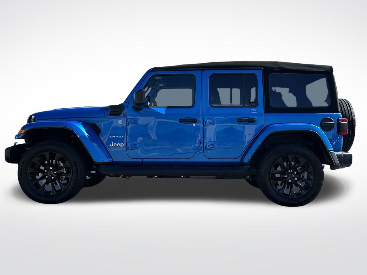 Used 2024 Jeep Wrangler Unlimited Sahara w/ Technology Group image 29
