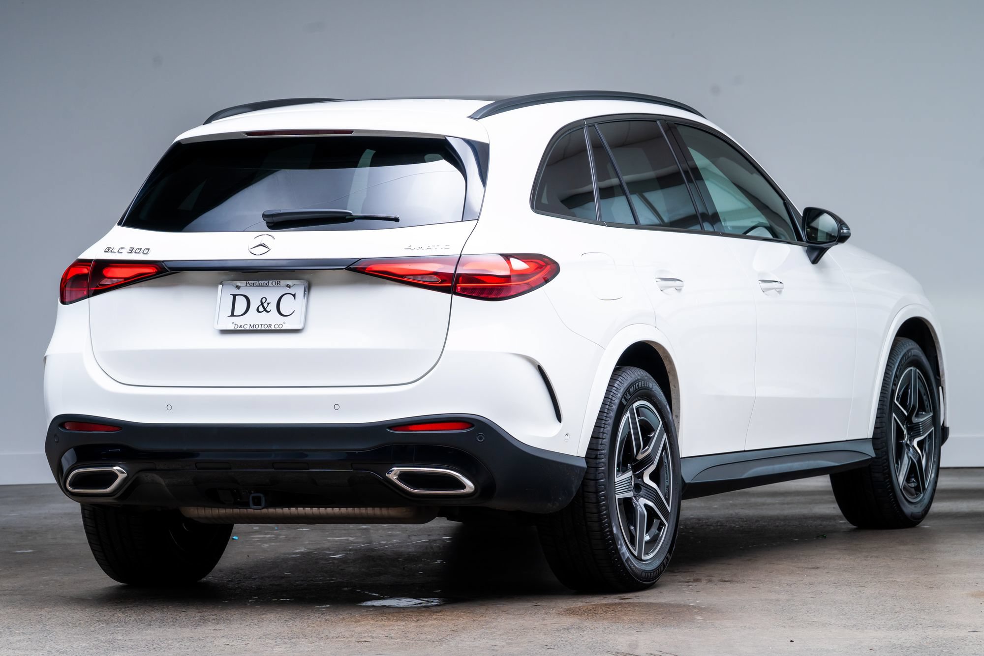 Used 2023 Mercedes-Benz GLC 300 4MATIC w/ AMG Line image 7