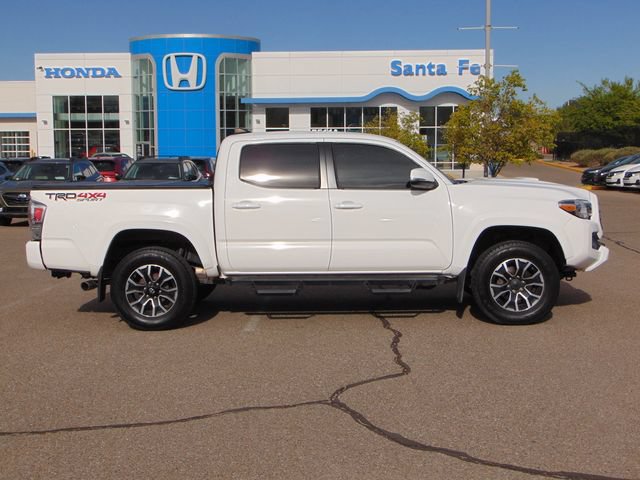 Used 2020 Toyota Tacoma TRD Sport AWD/4WD image 3