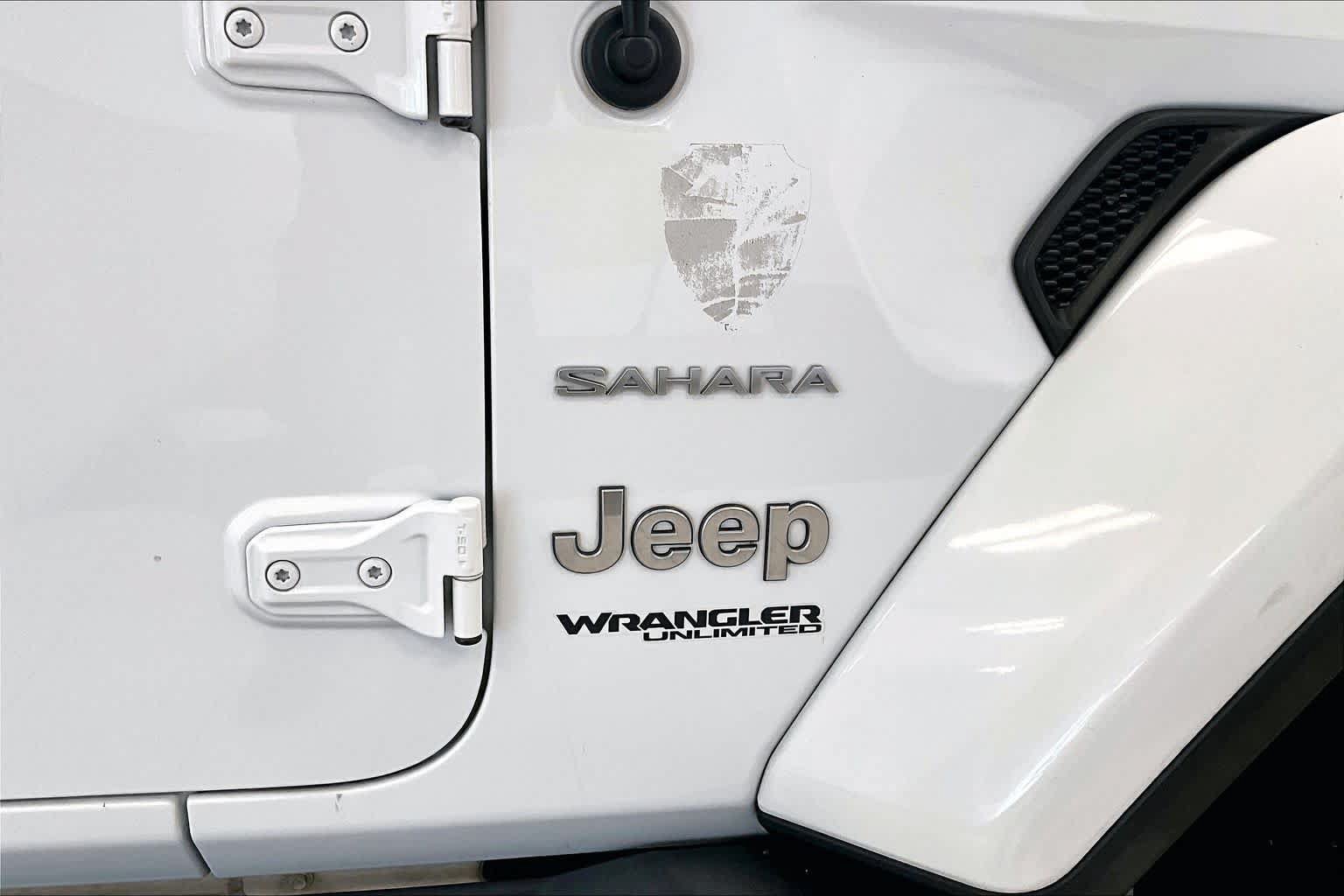 Used 2018 Jeep Wrangler Unlimited Sahara w/ LED Lighting Group AWD/4WD image 28