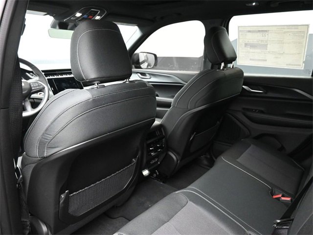 New 2025 Jeep Grand Cherokee Laredo X w/ Luxury Tech Group I image 17