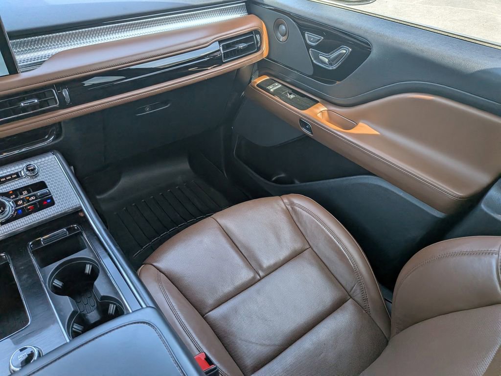 Used 2022 Lincoln Aviator Grand Touring w/ Equipment Group 301A image 19
