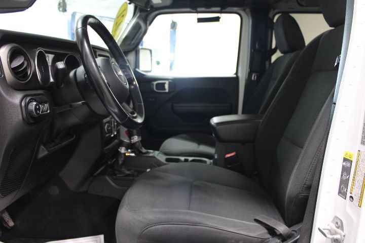 Used 2021 Jeep Gladiator Sport AWD/4WD image 17