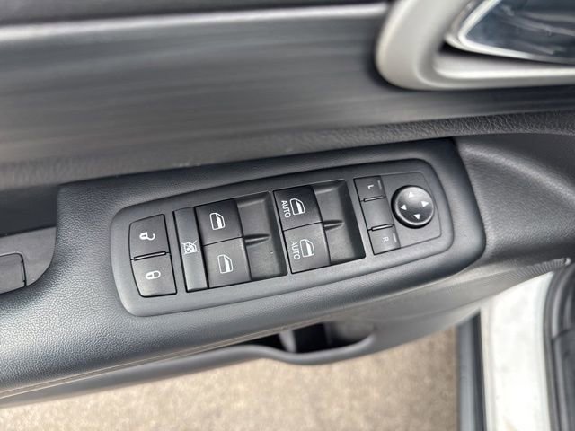 Used 2020 Jeep Grand Cherokee Laredo AWD/4WD image 8