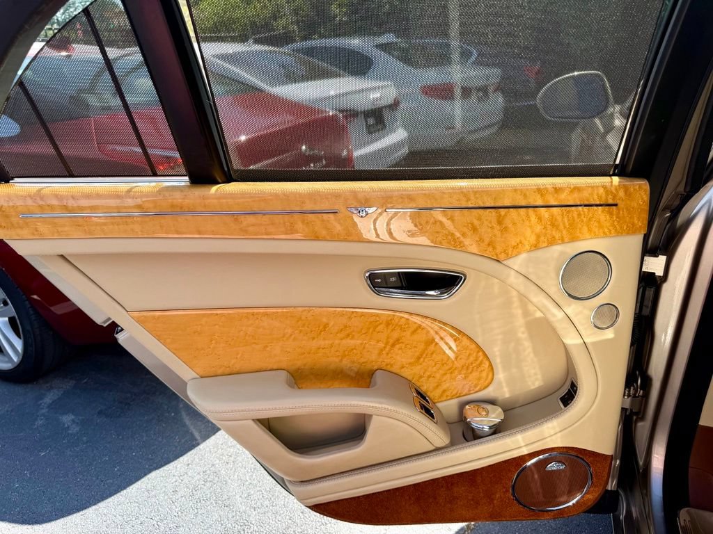 Used 2016 Bentley Mulsanne RWD image 54
