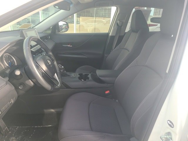 Used 2022 Toyota Venza LE image 16