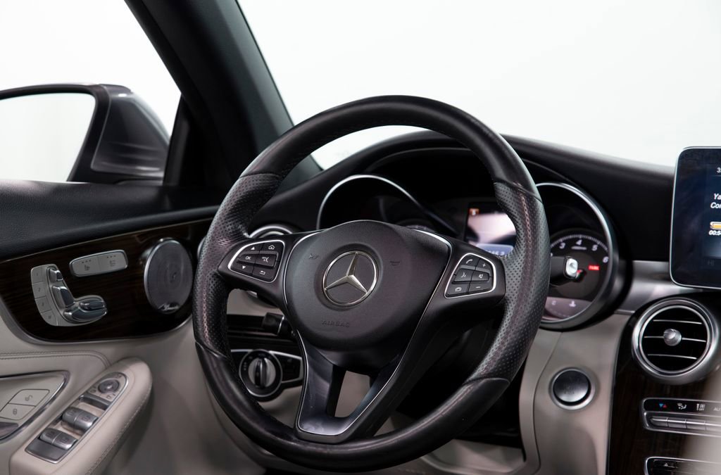 Used 2018 Mercedes-Benz C 300 4MATIC Cabriolet image 23
