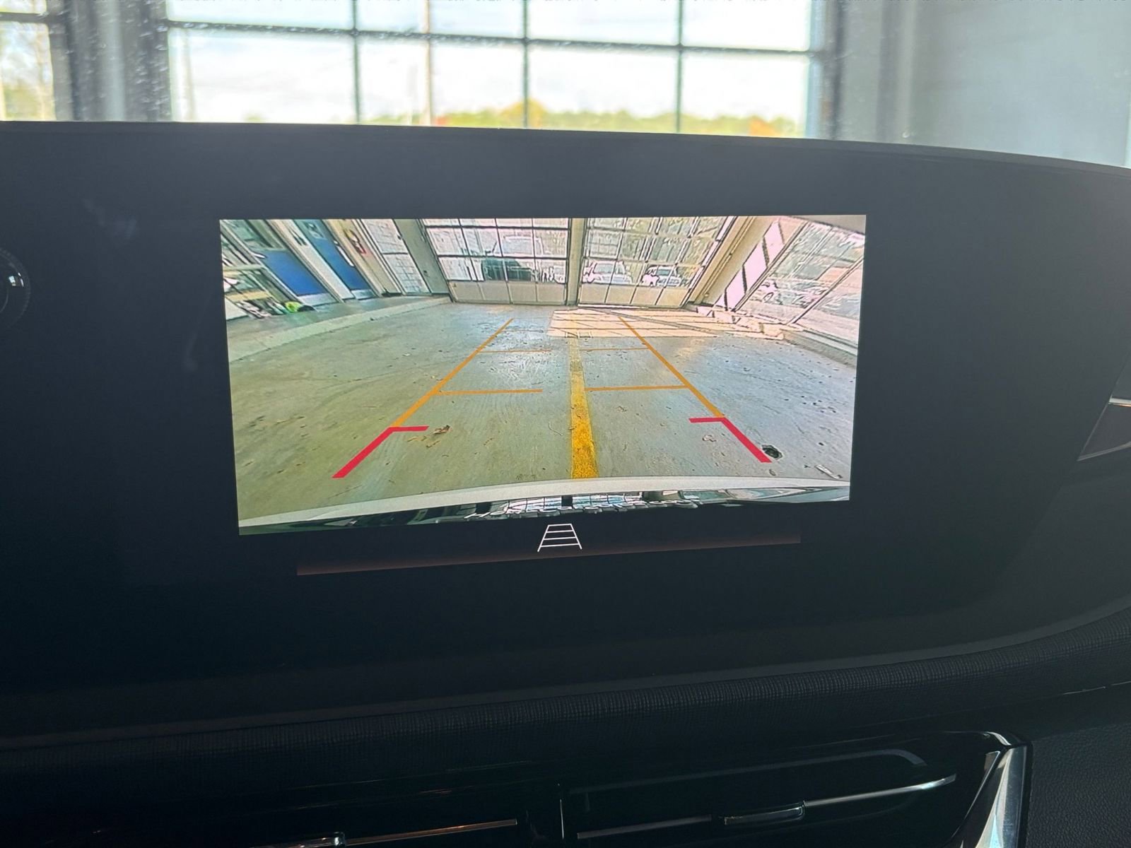 Used 2025 Buick Envista Sport Touring image 17