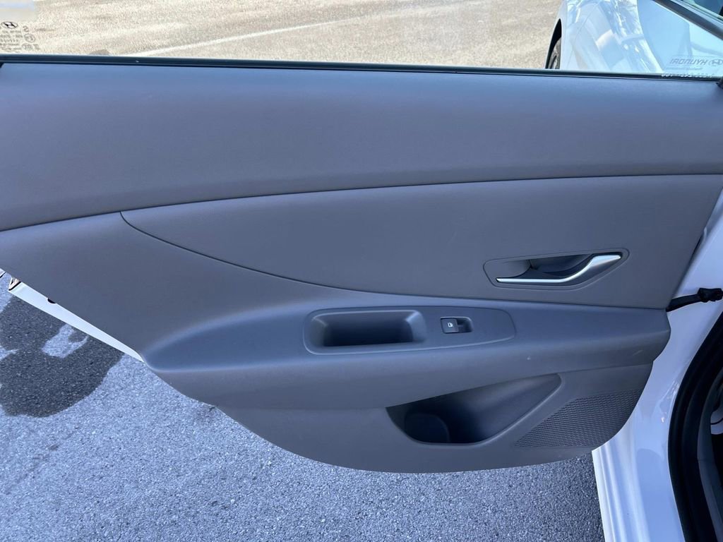 Used 2024 Hyundai Elantra SEL image 19