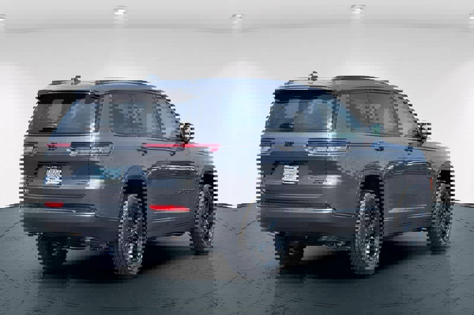 New 2025 Jeep Grand Cherokee L Limited w/ Black Appearance Package image 2