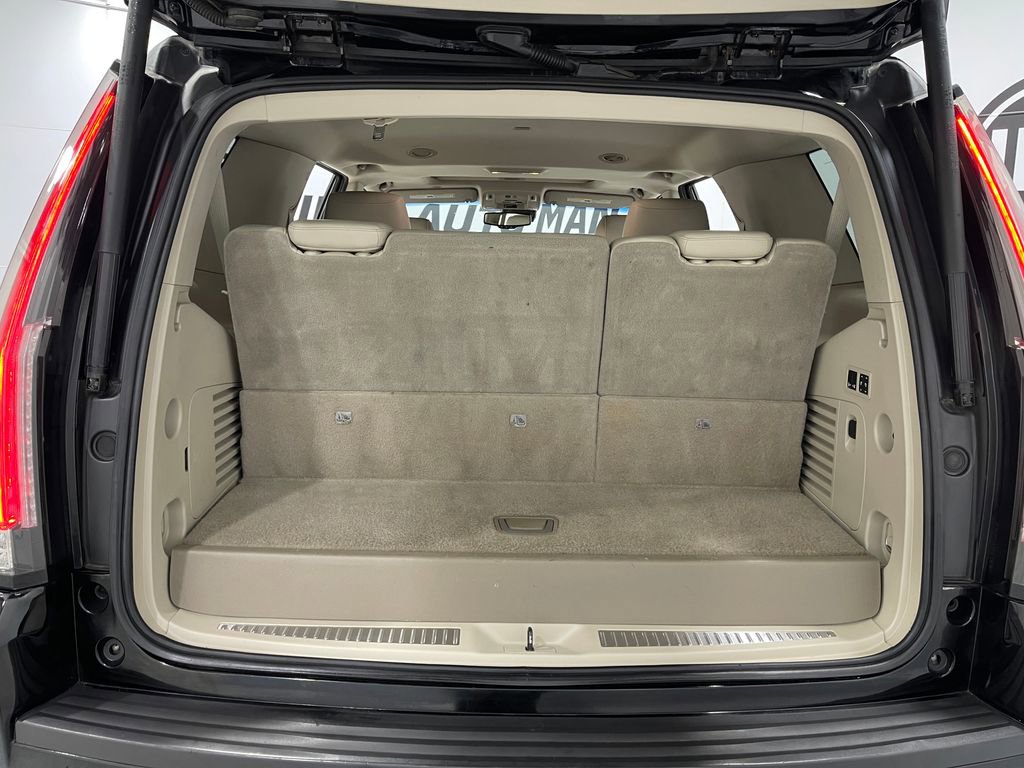 Used 2016 Cadillac Escalade Luxury image 28