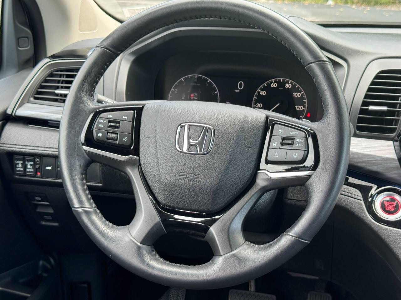 Used 2025 Honda Odyssey Elite image 15