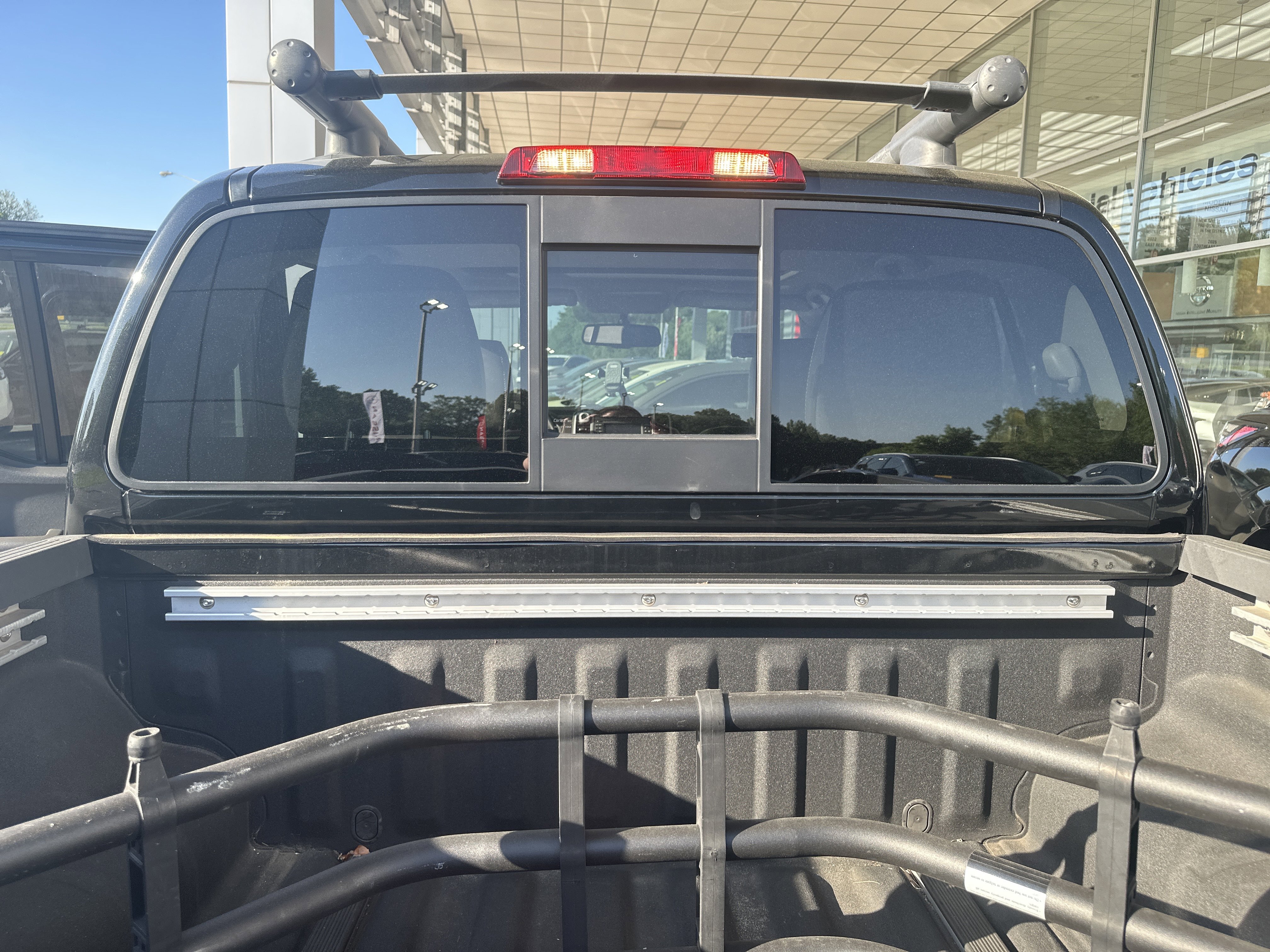 Used 2021 Nissan Frontier PRO-4X w/ Pro-4x Utility Package image 23