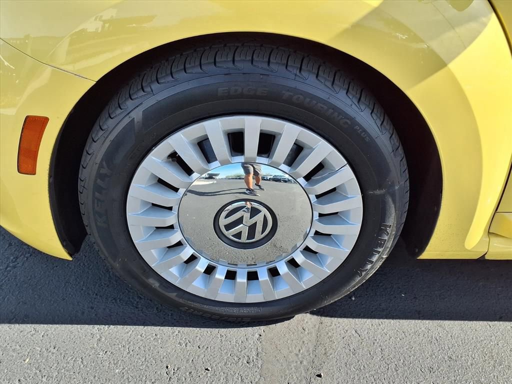 Used 2014 Volkswagen Beetle 2.5 image 13