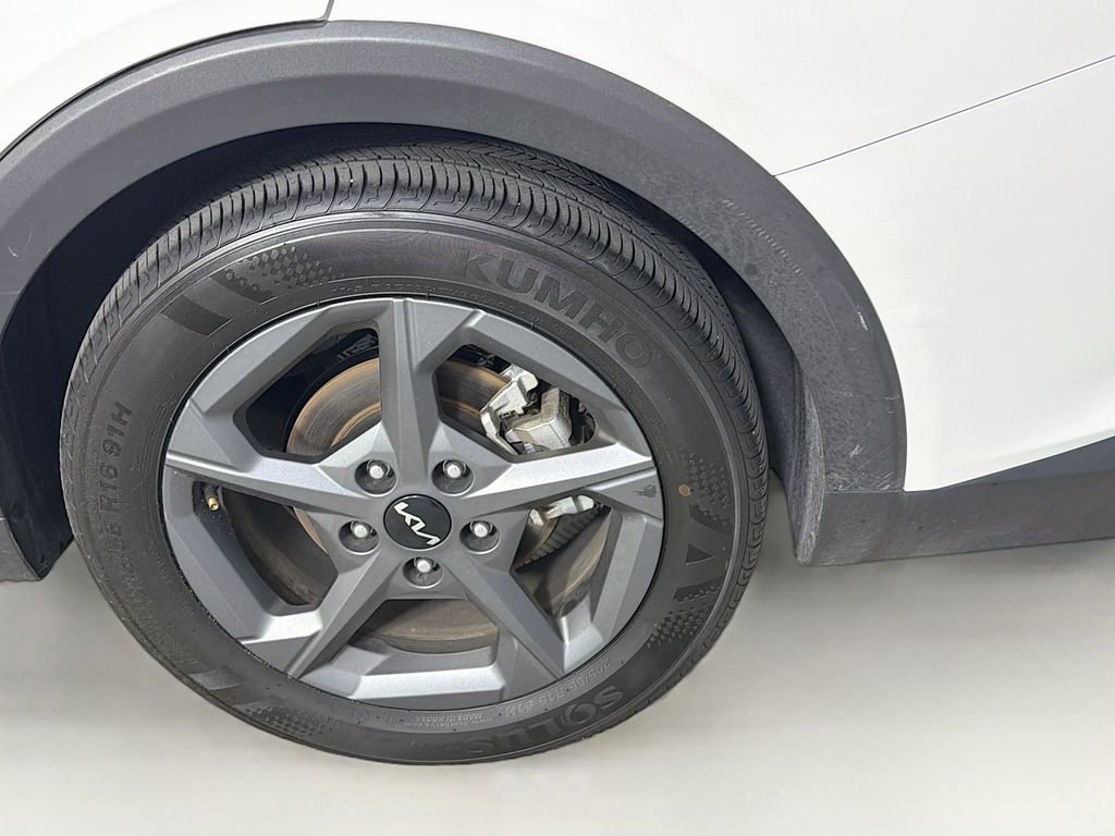 Used 2025 Kia K4 FWD image 32