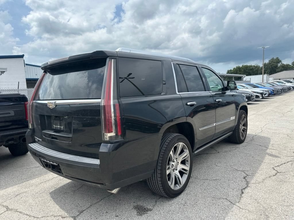 Used 2017 Cadillac Escalade Premium Luxury AWD/4WD image 12