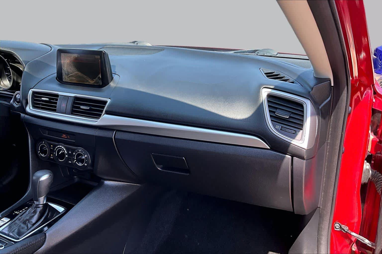 Used 2018 MAZDA MAZDA3 Sport w/ Preferred Equipment Package FWD image 18