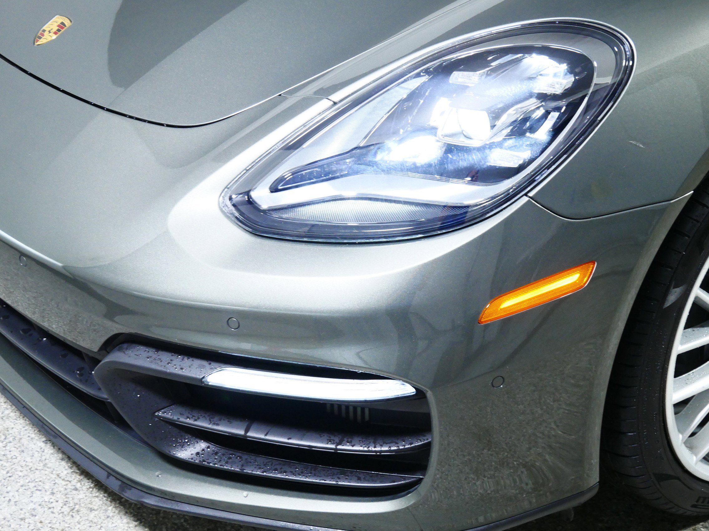 Used 2022 Porsche Panamera 4 image 16