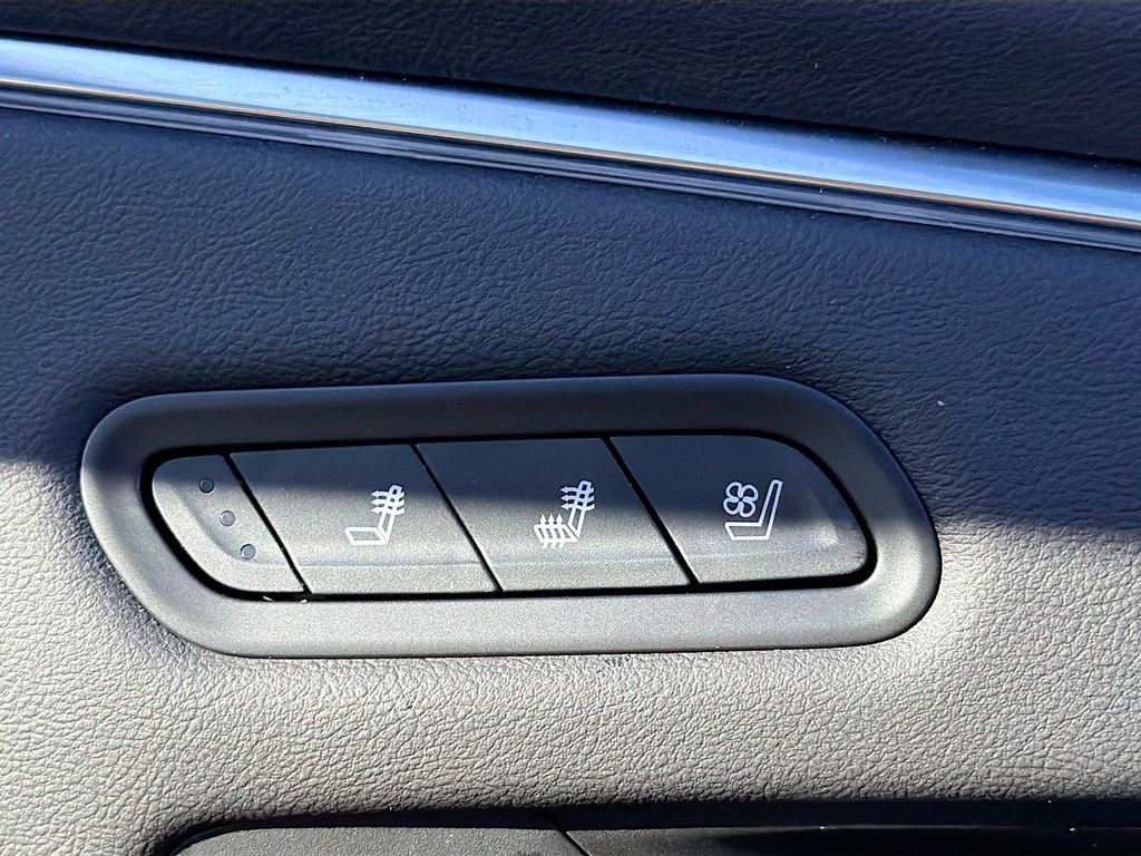 Used 2022 Cadillac Escalade ESV Premium Luxury image 21