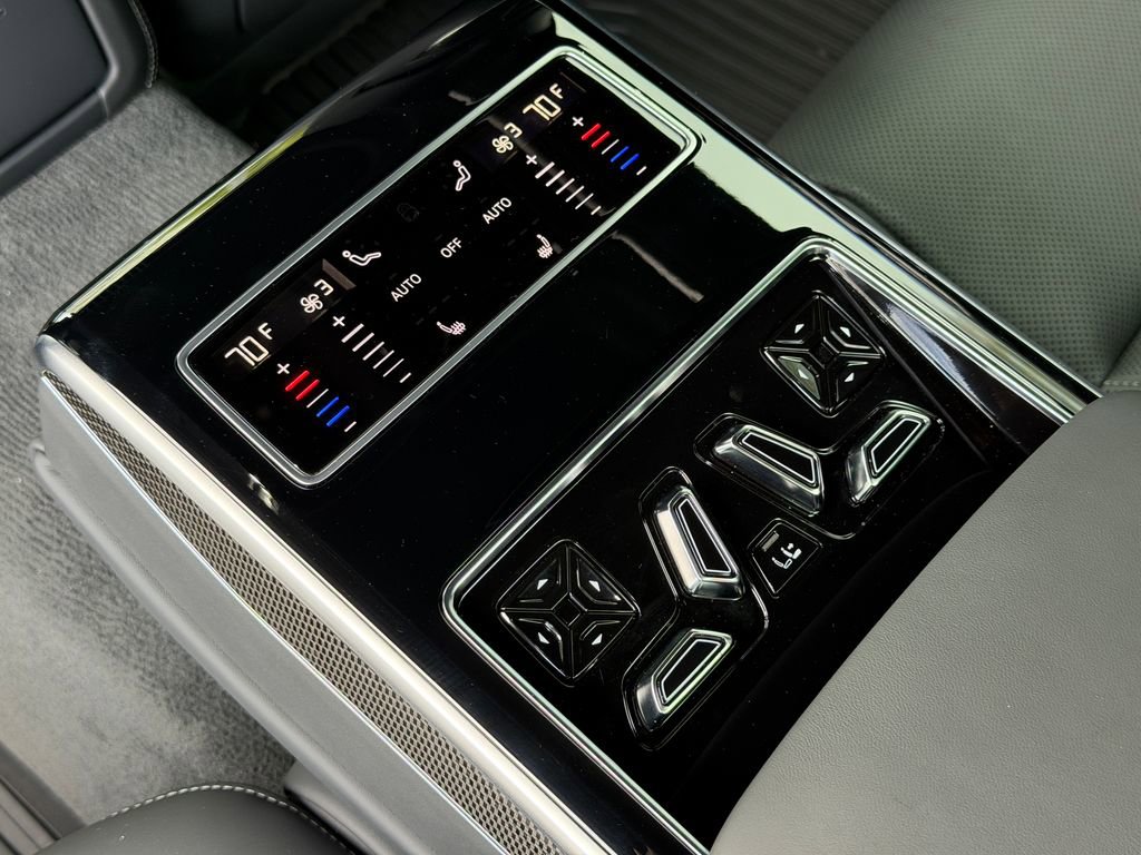 Used 2025 Audi S8 image 37