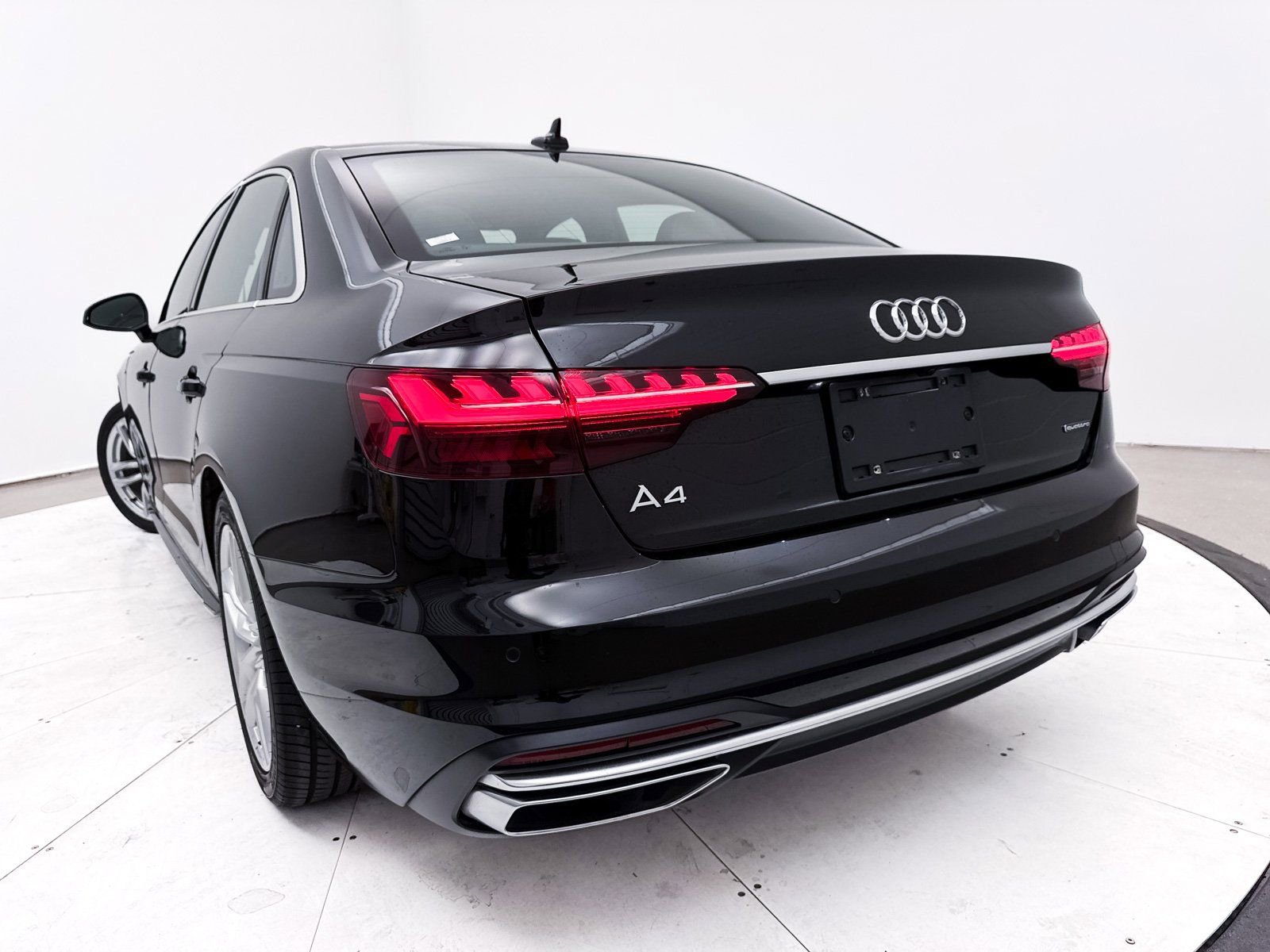 Used 2024 Audi A4 2.0T Premium Plus image 7