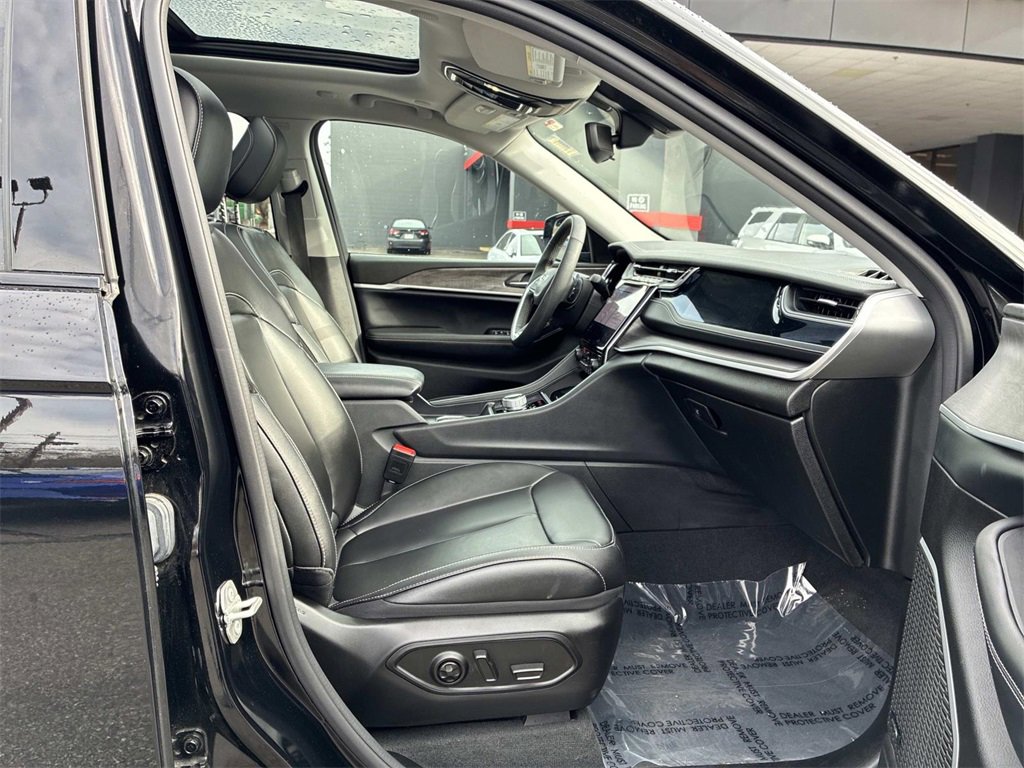 Used 2023 Jeep Grand Cherokee 4WD 4xe image 10