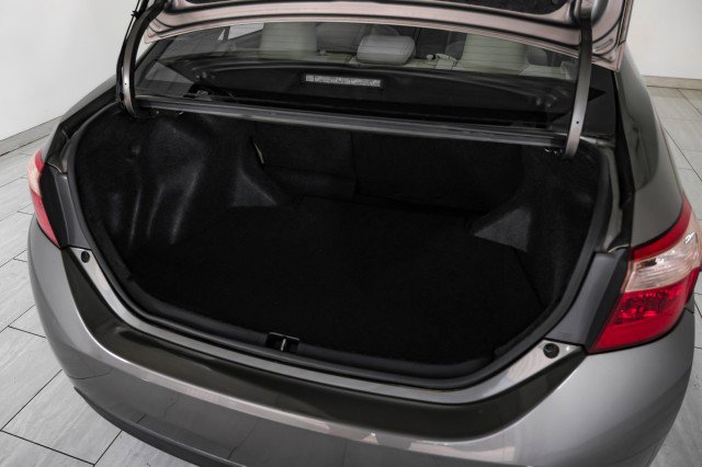 Used 2017 Toyota Corolla LE image 54