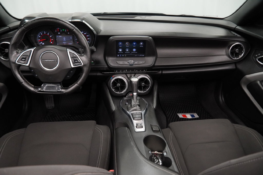 Certified 2020 Chevrolet Camaro LT RWD image 3