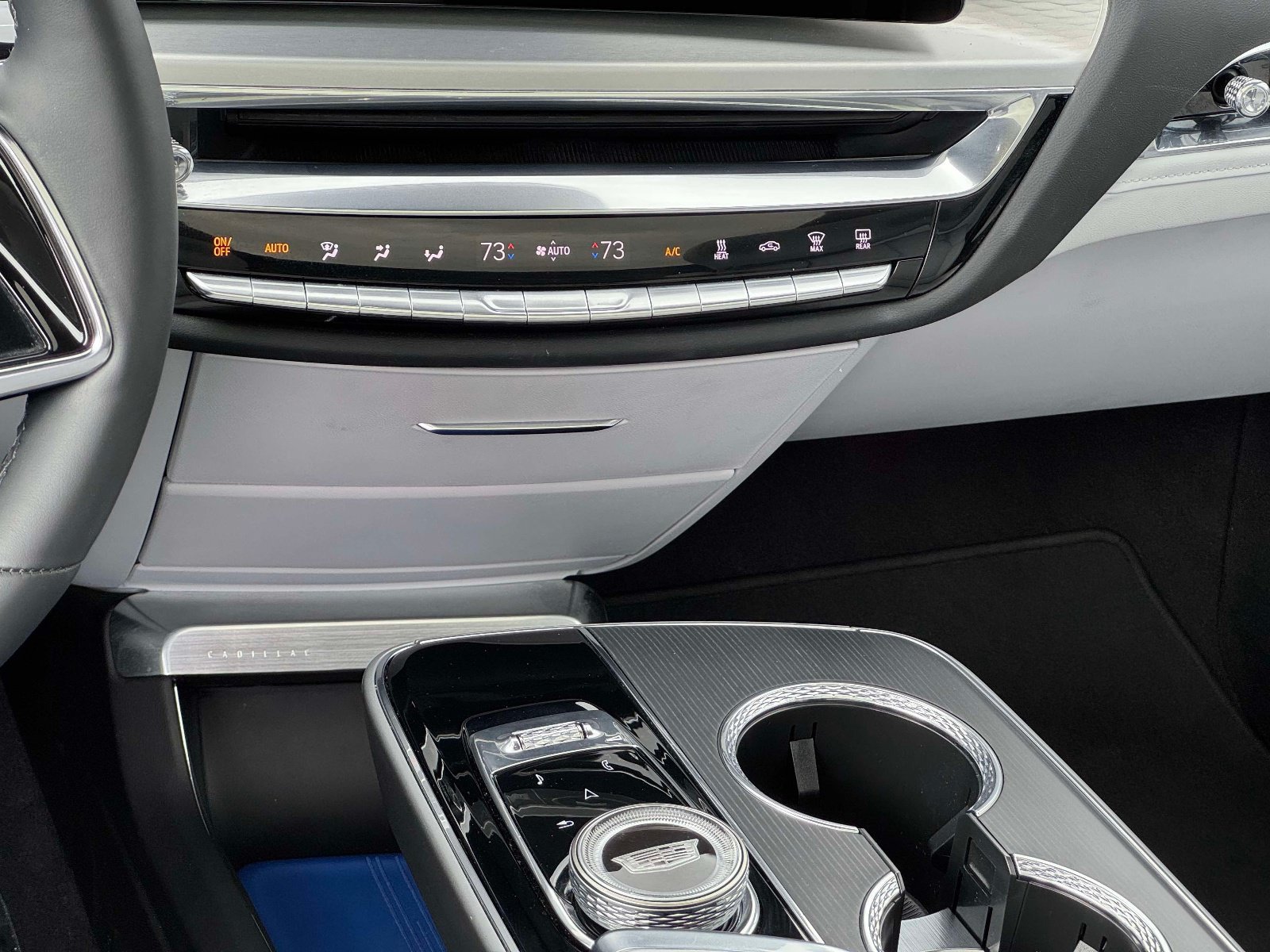 Certified 2024 Cadillac Lyriq Luxury AWD/4WD image 4