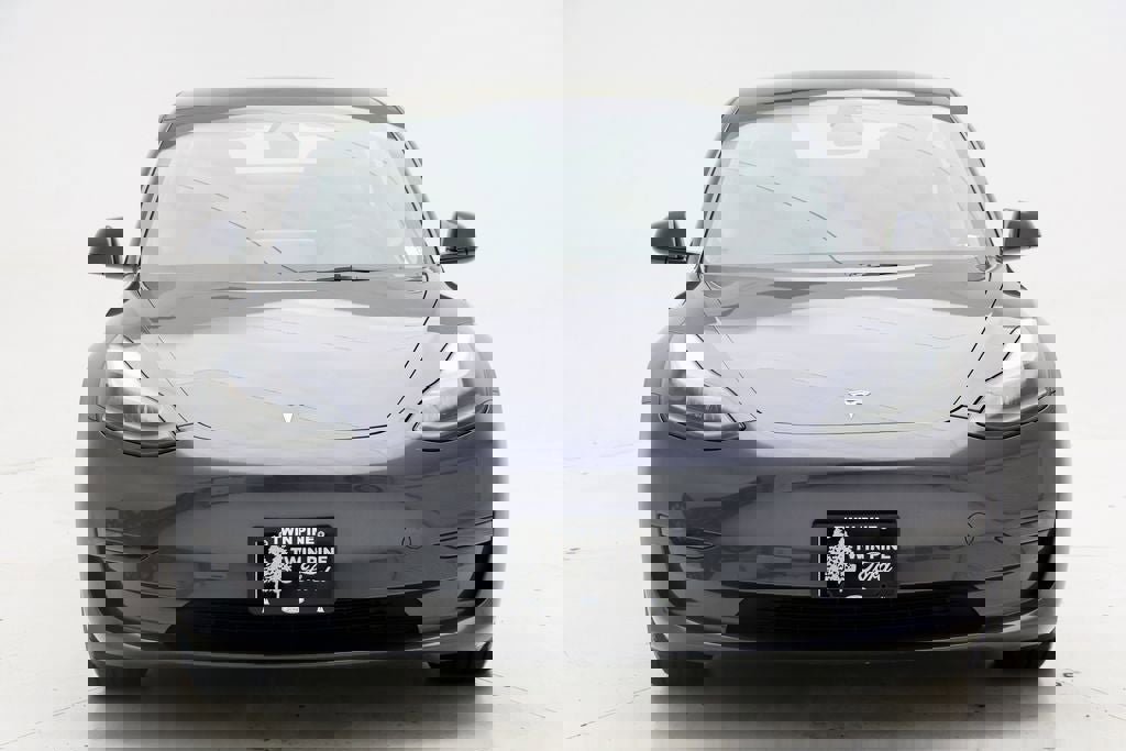 Used 2023 Tesla Model 3 Standard Range image 4