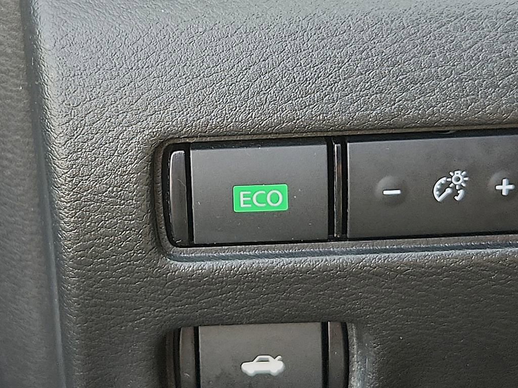 Used 2020 Nissan Sentra SR w/ Lighting Package image 22