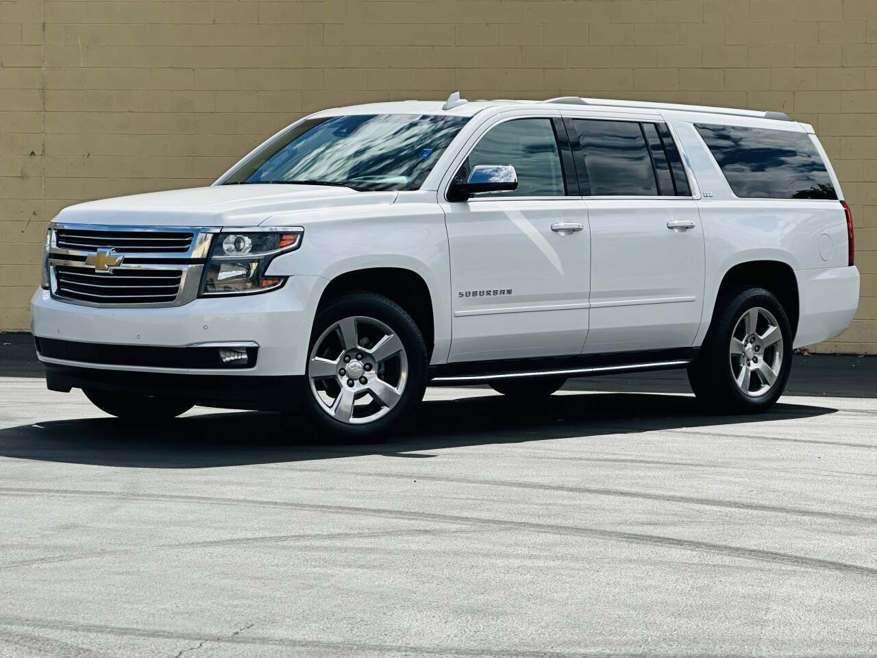 Used 2016 Chevrolet Suburban LTZ AWD/4WD image 4