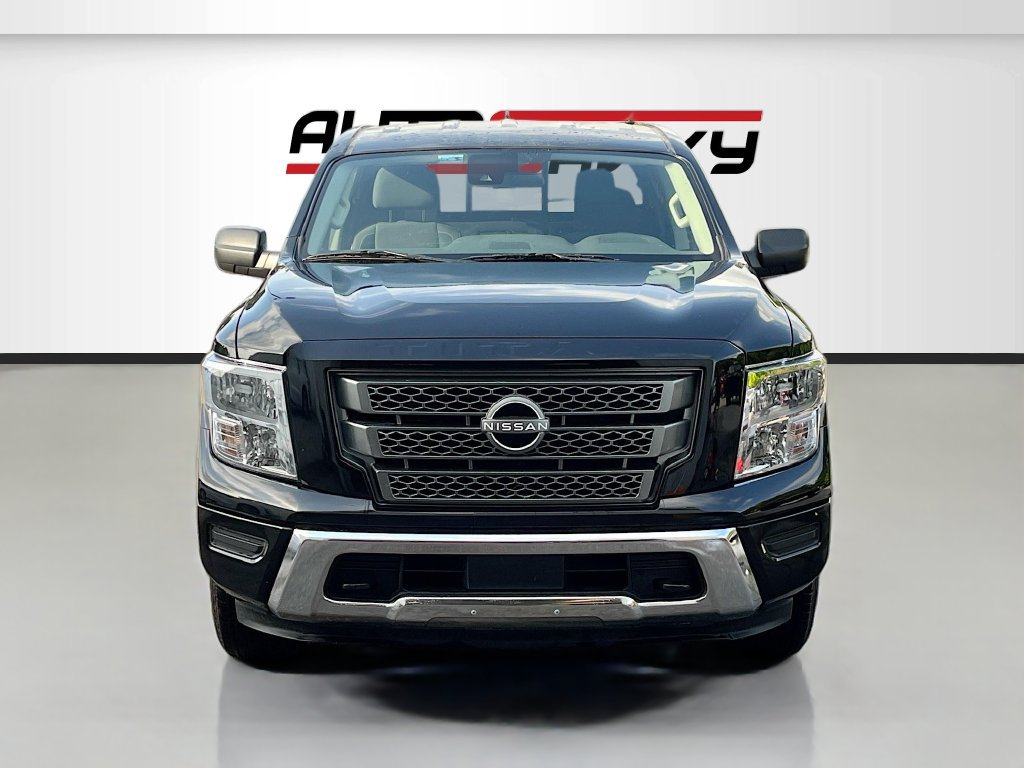 Used 2024 Nissan Titan SV AWD/4WD image 2