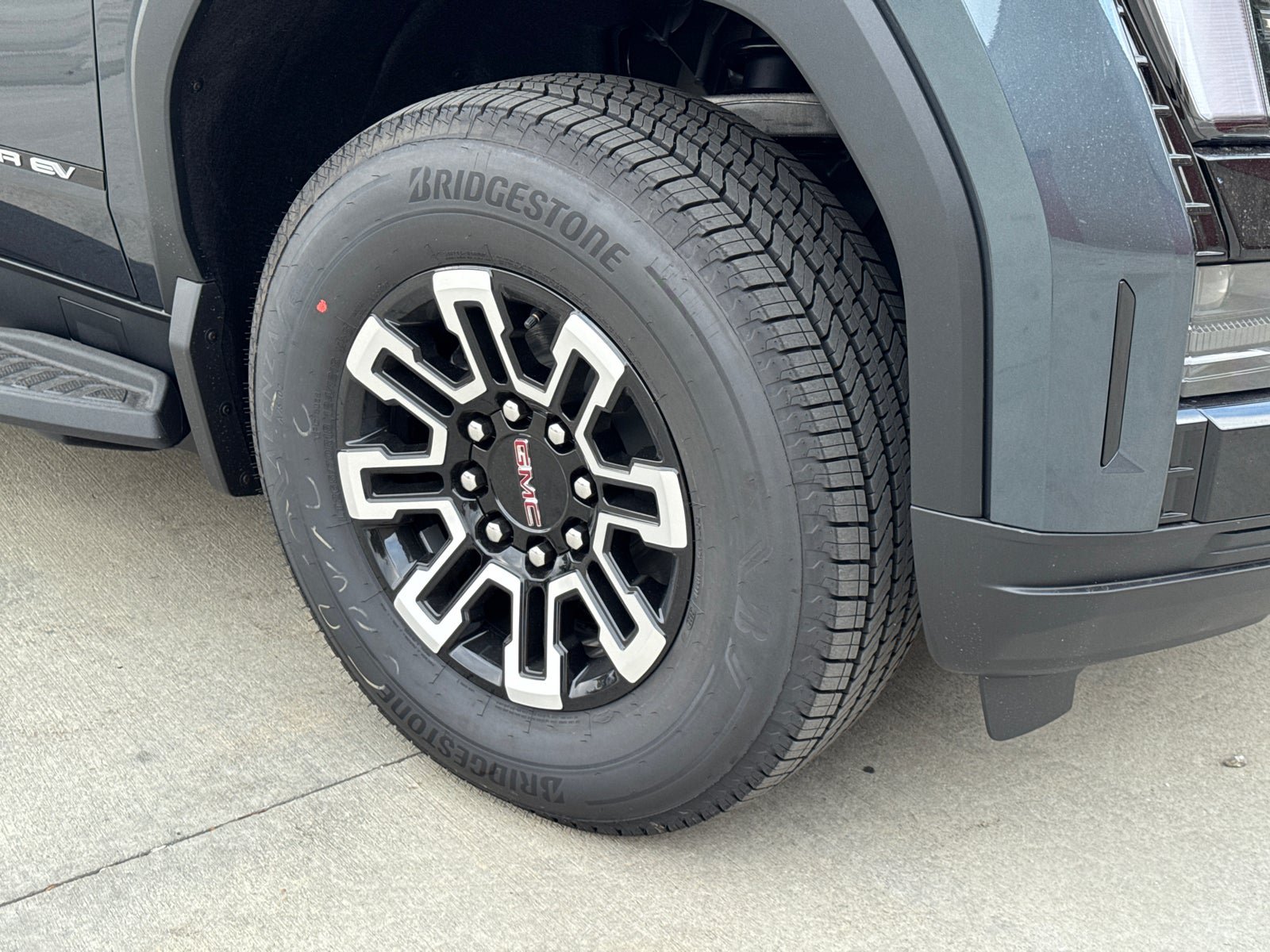 Used 2026 GMC Sierra EV Elevation AWD/4WD image 6