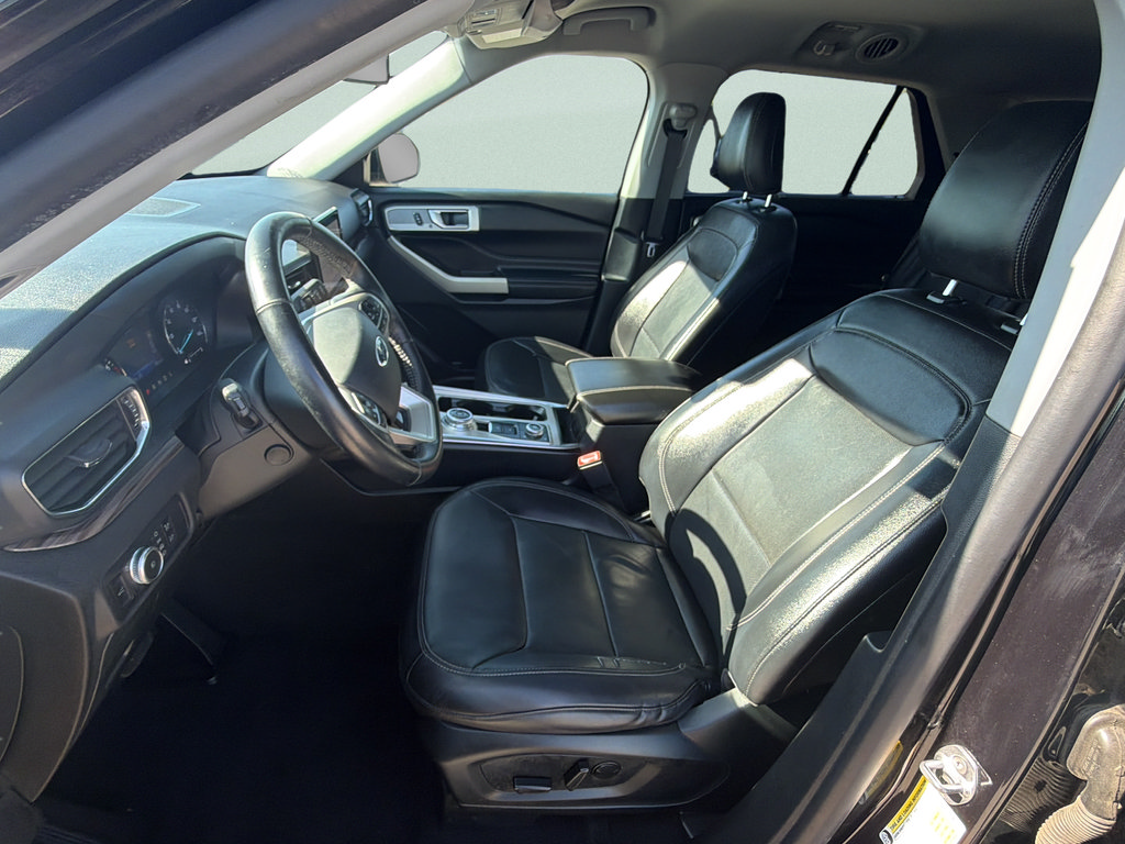 Used 2021 Ford Explorer Limited w/ Equipment Group 301A AWD/4WD image 20