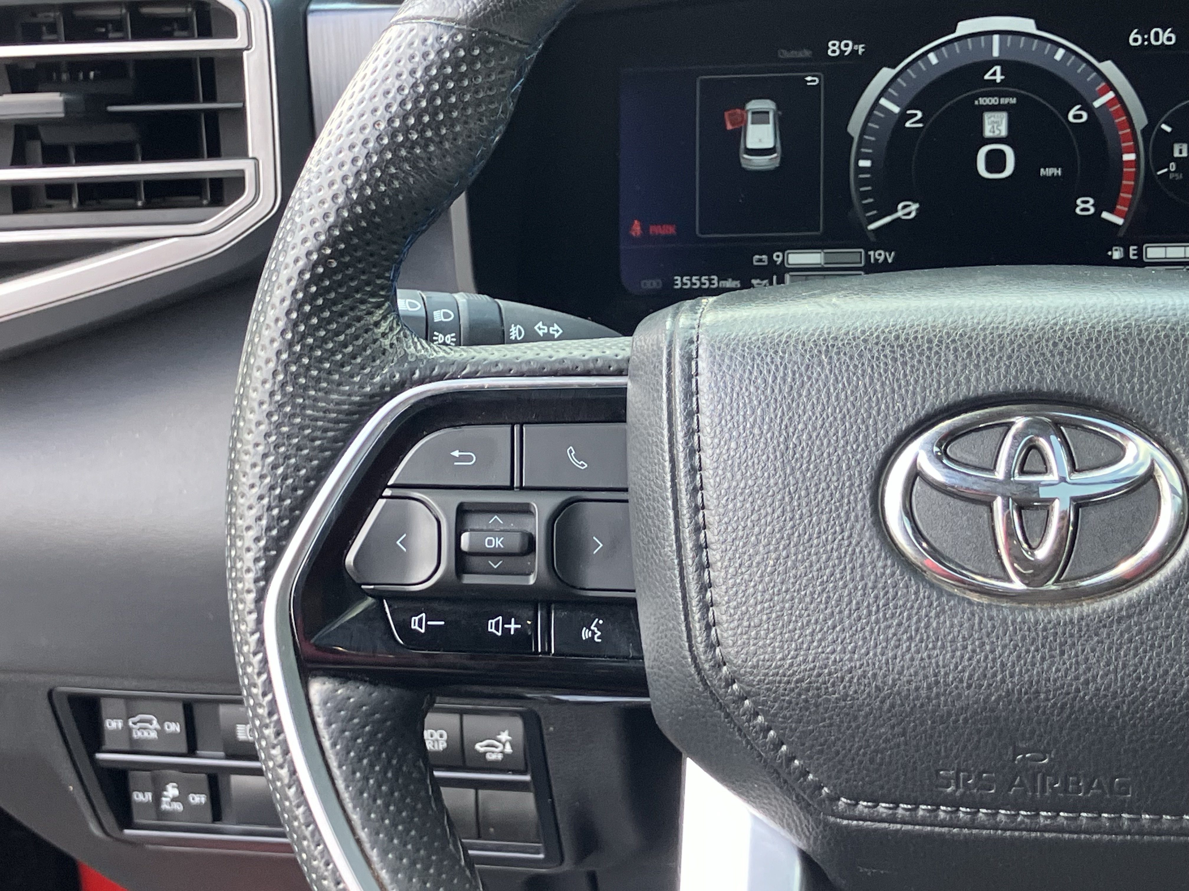 Used 2024 Toyota Sequoia Platinum AWD/4WD image 21